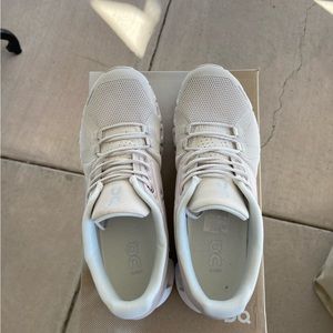 On Cloud 5 Tennis Shoes. Cream/beige color. Never worn.